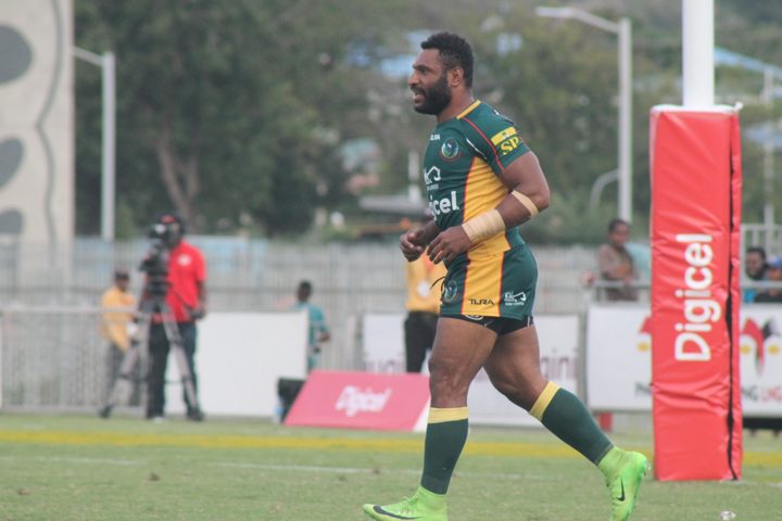 Garry Lo playing for Wahgi Tumbe in the Digicel Cup.