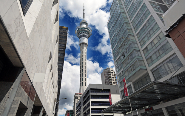 Tour du ciel. Quartier central des affaires d'Auckland