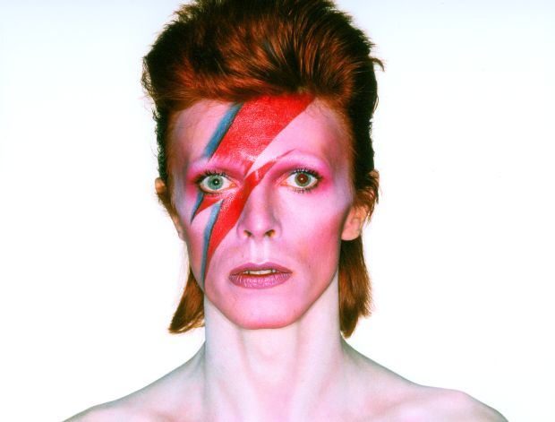 David Bowie cover shoot for Aladdin Sane