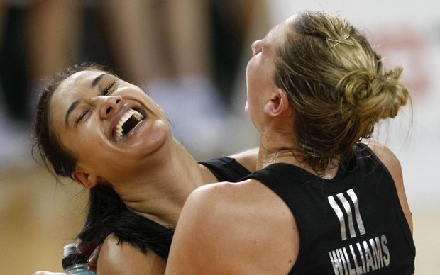 Silver Ferns win 2010 Commonwealth Games gold medal.