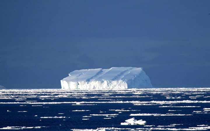 Photo taken on Nov. 25, 2018 shows iceberg seen from China's research icebreaker Xuelong in a floating ice area in the Southern Ocean. 