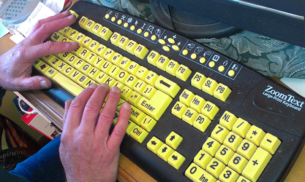 Keyboard designed for users with low vision