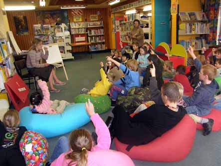 Ruth Paul reads to local school students at the Upper Hutt library.